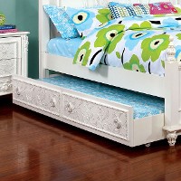 Henrietta Pull-Out Bed